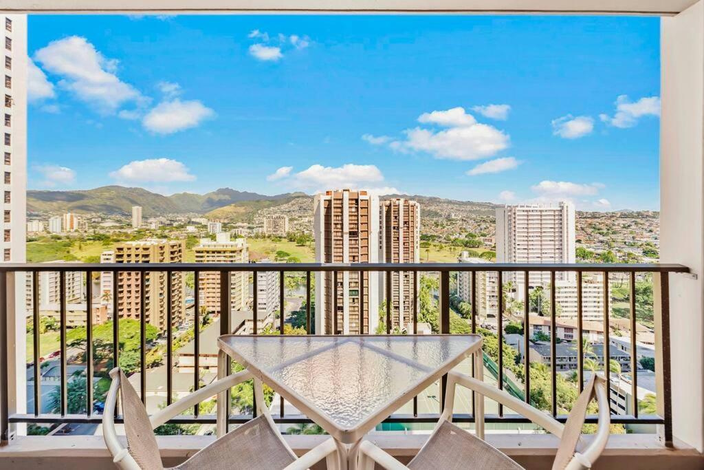 Apartment Waikiki Sunset 23rd Floor - Mountain View Honolulu