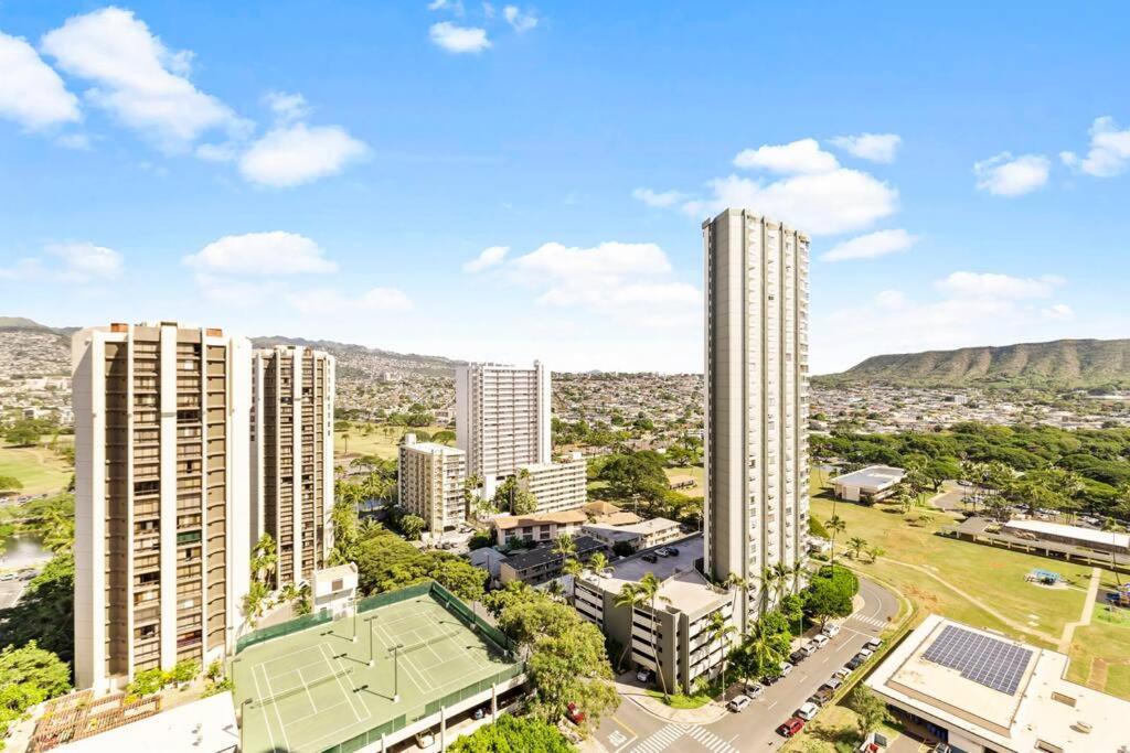 Waikiki Sunset 23rd Floor - Mountain View Apartment